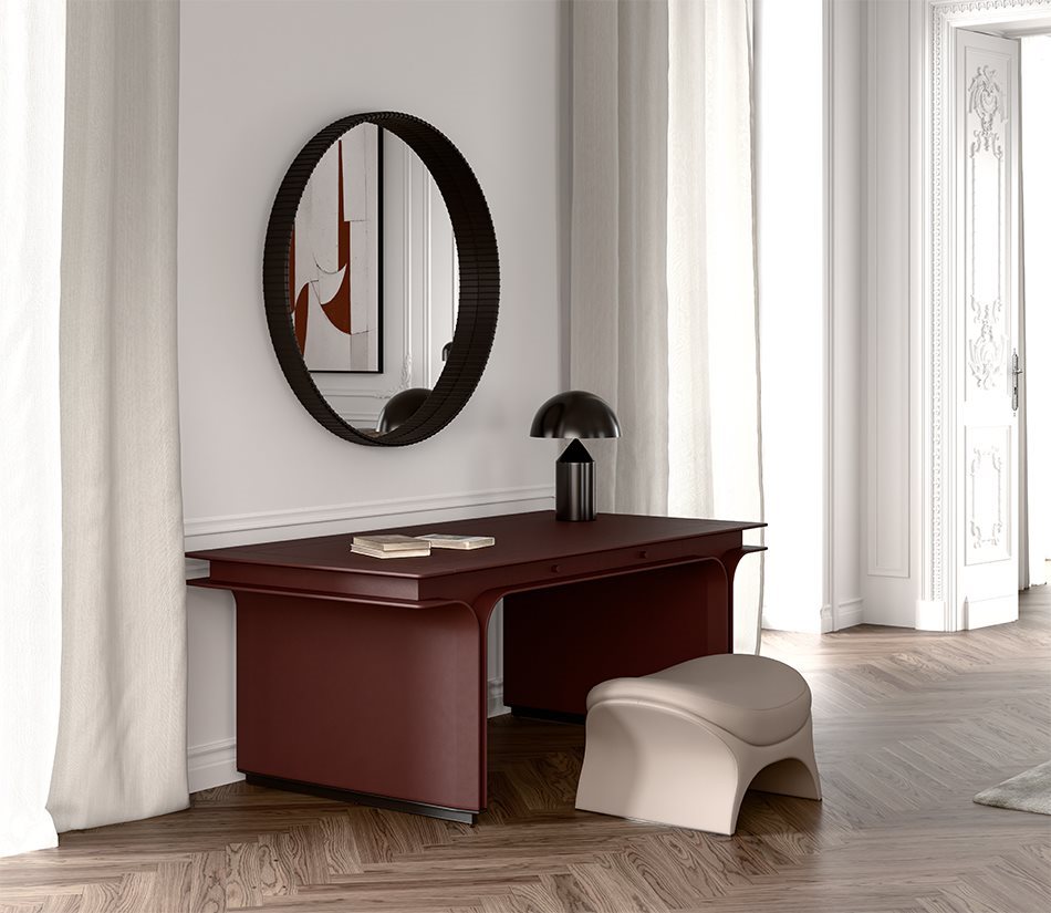 Jazz_Charlie_writing_desk_Main